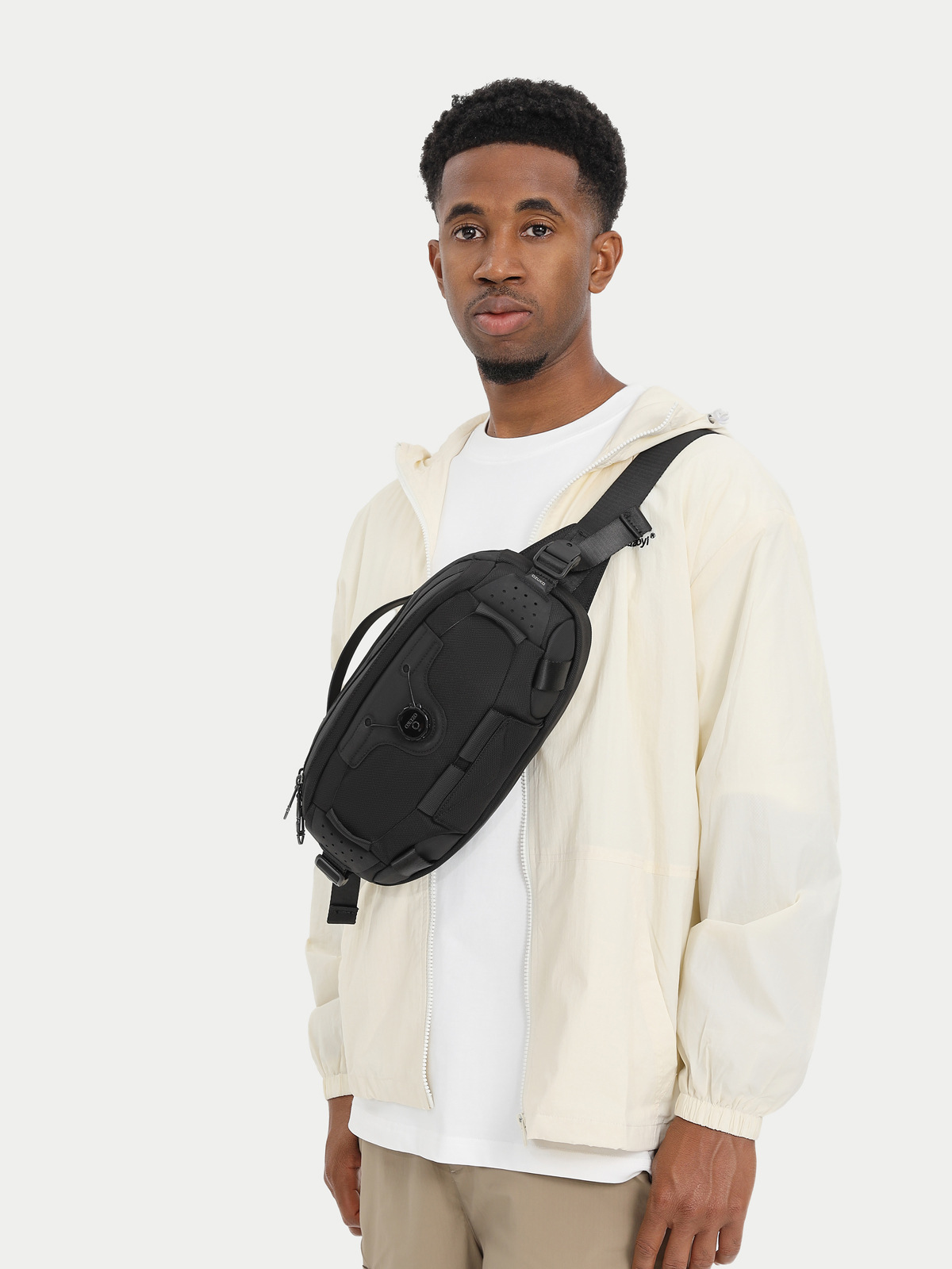 OZUKO Multi-function Chest Bag - огляд і ціна Phone Accessories For Men